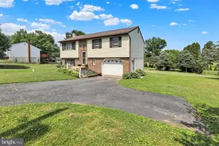 220 Pleasant Valley Rd, East Earl, PA 17519 - Photo 3
