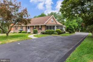 743 Barrholly Dr, Lancaster, PA 17603 - Photo 5