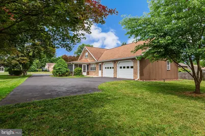 743 Barrholly Drive, Lancaster, PA 17603 - Photo 3