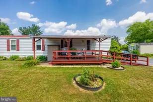 4 Hemlock Acres Ct, Manheim, PA 17545 - Photo 3
