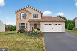 44 Sunrise Cir, Denver, PA 17517 - Photo 1
