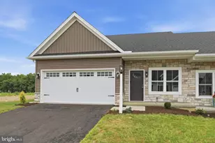 234 Pilgrim Dr, Lancaster, PA 17603 - Photo 1
