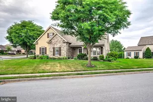 749 Heather Ridge, Manheim, PA 17545 - Photo 3