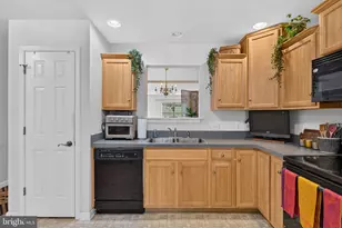 121 Creekgate Ct, Millersville, PA 17551 - Photo 9