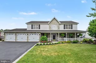 192 Fairway Dr, Denver, PA 17517 - Photo 1