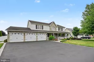 192 Fairway Dr, Denver, PA 17517 - Photo 3