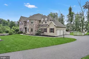 234 Crimson Ln, Elizabethtown, PA 17022 - Photo 3