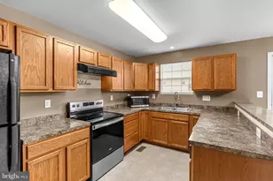 344 Dickens Dr, Lancaster, PA 17603 - Photo 9