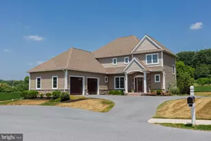 425 E Delp Rd, Lancaster, PA 17601 - Photo 5