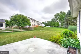 27 N Whisper Ln, New Holland, PA 17557 - Photo 41