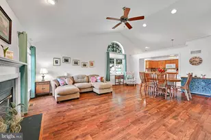 1585 Hickory Run Ct, Elizabethtown, PA 17022 - Photo 7