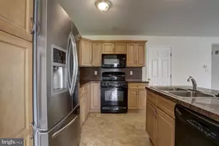 631 Sunflower St, New Holland, PA 17557 - Photo 23