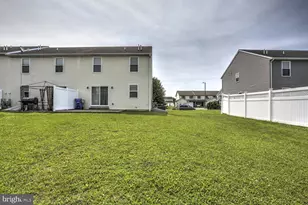 631 Sunflower St, New Holland, PA 17557 - Photo 9