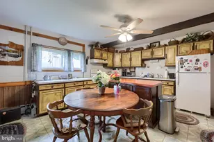 945 Maple St, Lititz, PA 17543 - Photo 3