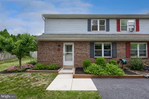 10 Lakeview Pl, Lititz, PA 17543 - Photo 1