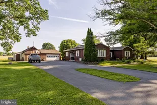 225 Hartings Park Rd, Denver, PA 17517 - Photo 1