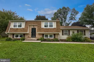 33 Country Side Ln, Leola, PA 17540 - Photo 1