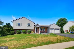110 S Aspen Dr, Mount Joy, PA 17552 - Photo 1