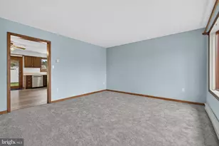 272 Riverview Dr, Ephrata, PA 17522 - Photo 3