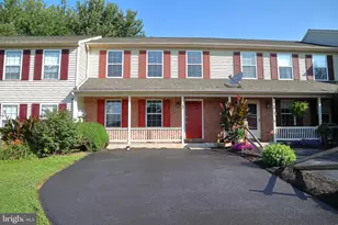 142 Chelmsford Dr, Marietta, PA 17547 - Photo 1