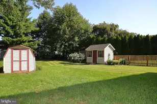 142 Chelmsford Dr, Marietta, PA 17547 - Photo 3