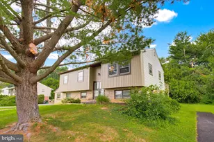 413 Surrey Dr, Lancaster, PA 17601 - Photo 1