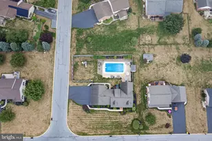695 Sue Dr, Lititz, PA 17543 - Photo 71