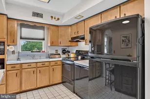 121 Home Ln, Landisville, PA 17538 - Photo 11