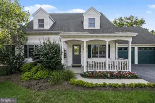 519 Colonial Crescent Dr, Lititz, PA 17543 - Photo 1