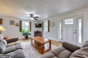 6045 Pine St, East Petersburg, PA 17520 - Photo 11