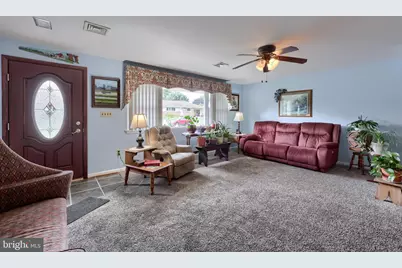 413 W Cedar Street, New Holland, PA 17557 - Photo 3