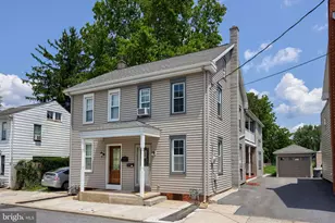 137 N Charlotte St, Manheim, PA 17545 - Photo 1
