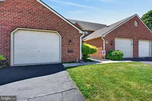 207 Pine Bridge Ln, Lancaster, PA 17603 - Photo 3