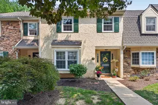 129 Oak Knoll Cir, Millersville, PA 17551 - Photo 1