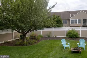 1053 Hammon Ave, Ephrata, PA 17522 - Photo 3