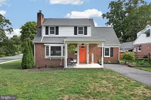 972 Skyline Dr, Lancaster, PA 17601 - Photo 1