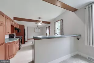 910 Grofftown Rd, Lancaster, PA 17602 - Photo 9