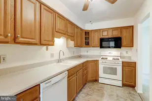86 Valleybrook Dr, Lancaster, PA 17601 - Photo 3