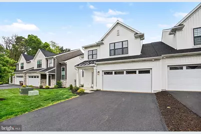 105 Village Drive, Millersville, PA 17551 - Photo 3