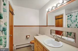 2460 Honeysuckle Ln, Lancaster, PA 17603 - Photo 19