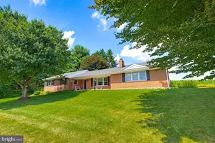 15 Wildflower Ln, Lancaster, PA 17603 - Photo 1