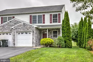 124 E Broad St, New Holland, PA 17557 - Photo 1