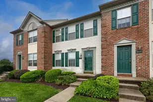 1056 Cobblestone Ln, Lancaster, PA 17601 - Photo 3