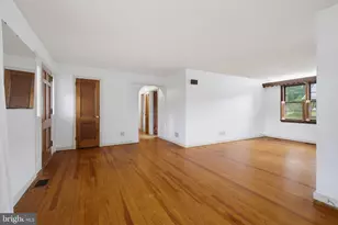 24 W Denlinger Ave, Strasburg, PA 17579 - Photo 3