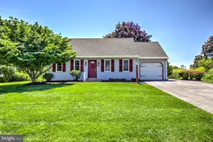 834 Lakeview Dr, Lancaster, PA 17601 - Photo 3