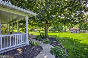 834 Lakeview Dr, Lancaster, PA 17601 - Photo 5