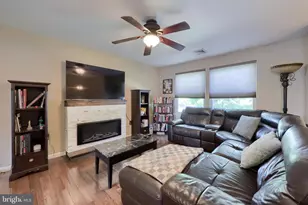 2837 Pebblebrook Dr, Lancaster, PA 17601 - Photo 3