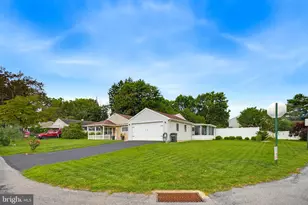 6290 Hollow Dr, East Petersburg, PA 17520 - Photo 3