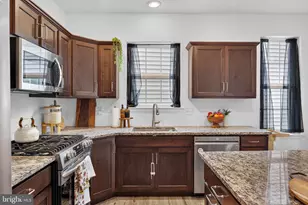 135 Goldenfield Dr, Lancaster, PA 17603 - Photo 3