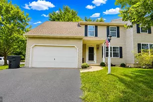 100 Meadowcroft Dr, Lancaster, PA 17603 - Photo 1